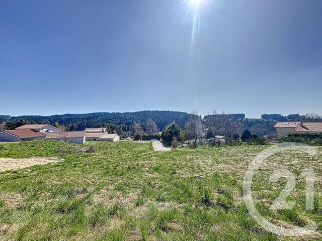 Afficher la photo en grand terrain à vendre - 1801.0 m2 - ST JUST MALMONT - 43 - AUVERGNE - Century 21 Agence Des Sucs