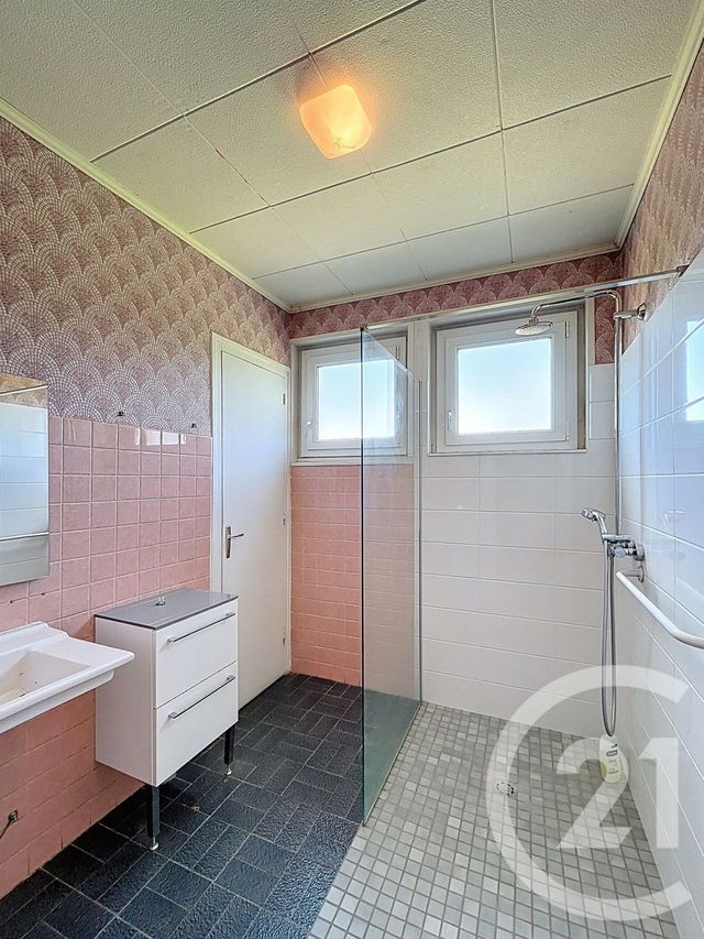 maison à vendre - 9 pièces - 175.2 m2 - YSSINGEAUX - 43 - AUVERGNE - Century 21 Agence Des Sucs