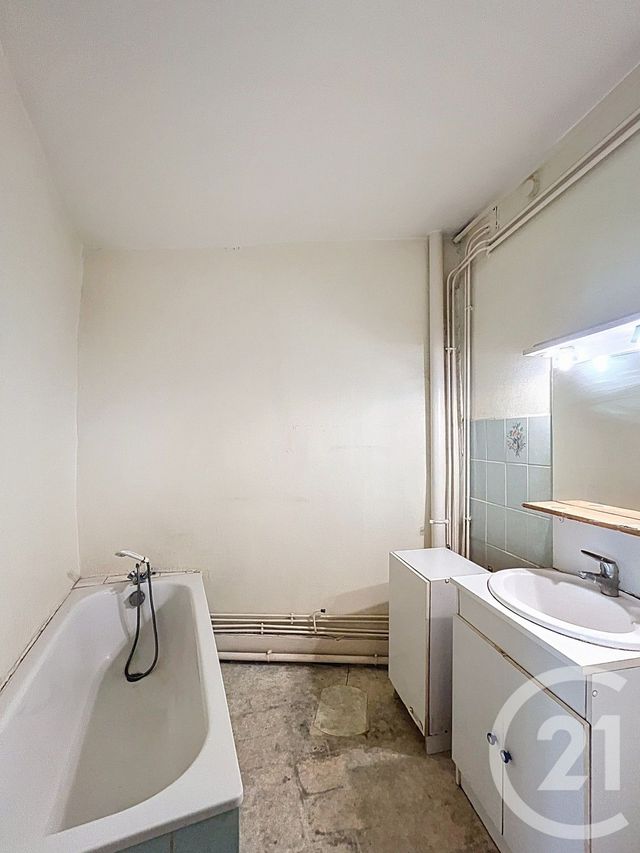 Appartement F5 à vendre - 4 pièces - 112.76 m2 - YSSINGEAUX - 43 - AUVERGNE - Century 21 Agence Des Sucs