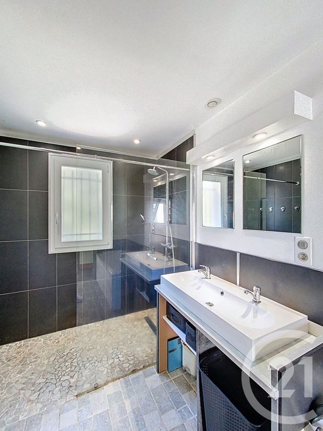 maison à vendre - 5 pièces - 185.0 m2 - YSSINGEAUX - 43 - AUVERGNE - Century 21 Agence Des Sucs