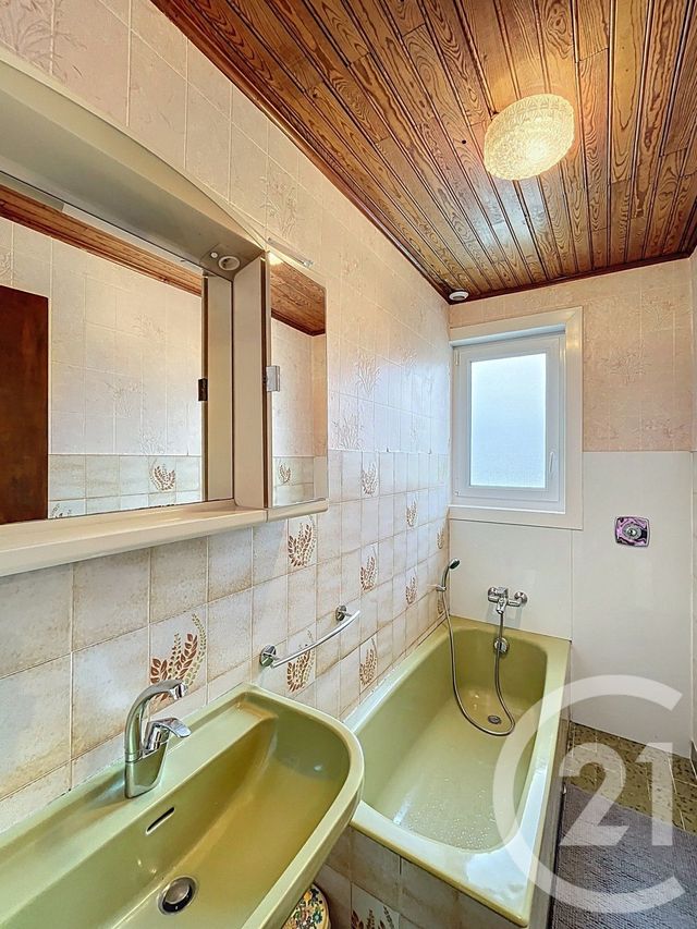 maison à vendre - 7 pièces - 152.0 m2 - YSSINGEAUX - 43 - AUVERGNE - Century 21 Agence Des Sucs