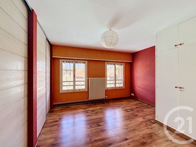 Appartement T6 à vendre - 6 pièces - 126.7 m2 - YSSINGEAUX - 43 - AUVERGNE - Century 21 Agence Des Sucs