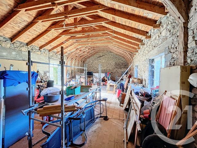 maison à vendre - 18 pièces - 675.0 m2 - YSSINGEAUX - 43 - AUVERGNE - Century 21 Agence Des Sucs