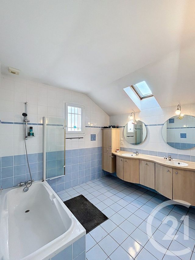 maison à vendre - 10 pièces - 296.06 m2 - YSSINGEAUX - 43 - AUVERGNE - Century 21 Agence Des Sucs