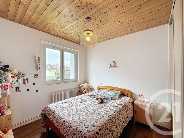 Appartement T4 à vendre - 4 pièces - 114.2 m2 - YSSINGEAUX - 43 - AUVERGNE - Century 21 Agence Des Sucs