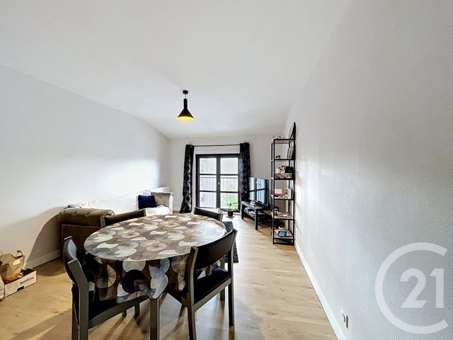 Appartement T3 à vendre - 3 pièces - 69.43 m2 - YSSINGEAUX - 43 - AUVERGNE - Century 21 Agence Des Sucs