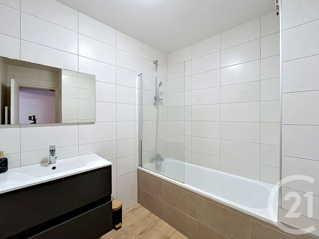 Appartement T3 à vendre - 3 pièces - 69.43 m2 - YSSINGEAUX - 43 - AUVERGNE - Century 21 Agence Des Sucs
